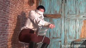 Equestrienne Ensnared