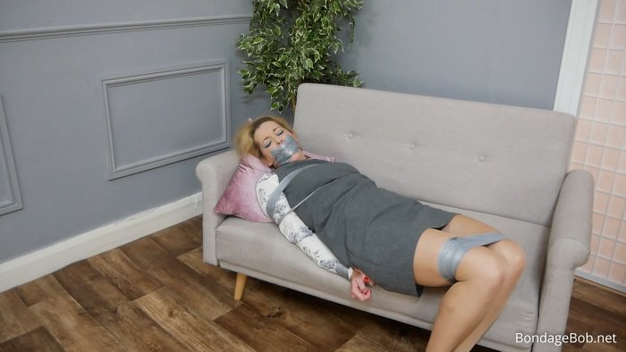 Aloralux & Temptress Kate in bondage.